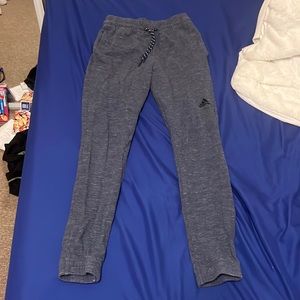Adidas jogger size Small